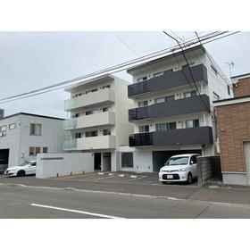 北海道札幌市中央区南八条西２０ 4階建 築10年3ヶ月