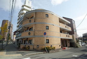 兵庫県神戸市須磨区行平町１ 3階建 築32年3ヶ月