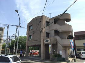 クレベール柏原 3階建
