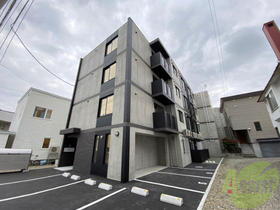 北海道札幌市豊平区平岸三条６ 4階建 築1年8ヶ月