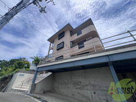 兵庫県神戸市北区緑町１ 3階建 築35年