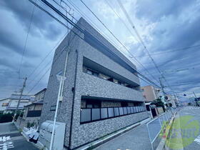大阪府池田市豊島北２ 3階建