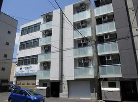 北海道札幌市中央区南八条西２ 5階建 築8年3ヶ月