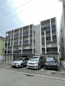 北海道札幌市西区二十四軒一条２ 4階建 築4年10ヶ月