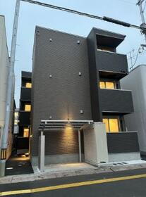 岡山県岡山市中区門田屋敷２ 3階建