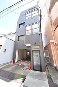 兵庫県神戸市中央区八雲通４ 4階建