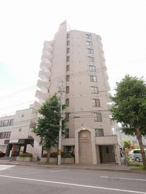 北海道札幌市中央区南二条西１８ 11階建 築32年2ヶ月