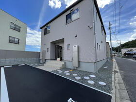 岡山県岡山市北区伊島町３ 2階建