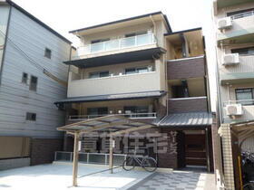デルフィ 4階建