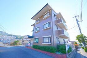 広島県安芸郡府中町みくまり２ 3階建 築27年6ヶ月