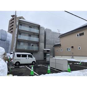 北海道札幌市西区発寒三条５ 4階建