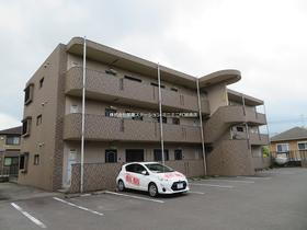 鹿児島県姶良市西餅田 3階建