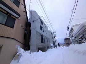 北海道札幌市東区北十五条東６ 4階建 築2年10ヶ月