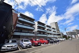 北海道札幌市豊平区平岸一条８ 4階建