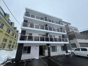 北海道札幌市東区北二十二条東１８ 4階建 築11年11ヶ月
