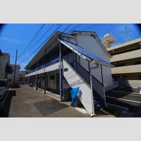 大阪府茨木市上中条１ 2階建