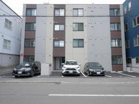 北海道札幌市中央区南十七条西８ 4階建 築1年9ヶ月