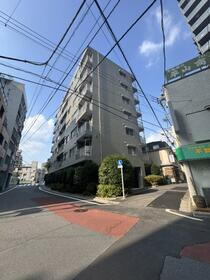 東京都新宿区西早稲田１ 14階建