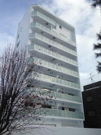北海道札幌市中央区南三条西２４ 8階建 築8年4ヶ月