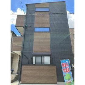 プリシェール中小田井 3階建