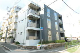 兵庫県神戸市東灘区本山中町４ 3階建 築5年6ヶ月