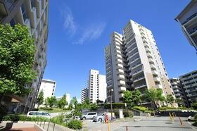 ＵＲルゼフィール名谷東 9階建