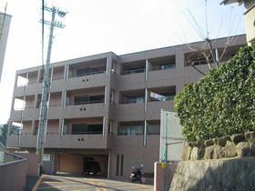 奈良県奈良市富雄北２ 4階建 築30年3ヶ月
