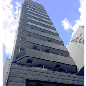大阪府大阪市中央区南船場１ 15階建