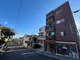 兵庫県神戸市灘区上野通４ 築33年10ヶ月 4階建