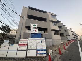 兵庫県神戸市中央区中山手通６  3階建