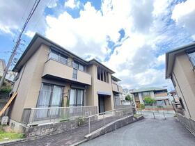 シャーメゾン　さくら坂Ｆ棟 2階建