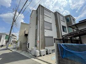 東京都練馬区桜台４ 築8年3ヶ月 3階建