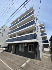 北海道札幌市西区八軒三条西１ 4階建 築8年8ヶ月