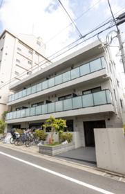 東京都目黒区柿の木坂２ 地上3階地下1階建 築5年11ヶ月