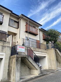 奈良県奈良市三松１ 2階建 築43年2ヶ月