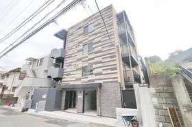 神奈川県川崎市宮前区有馬８ 3階建 築3年6ヶ月