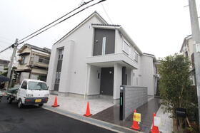 大阪府高槻市登美の里町 2階建 築8年7ヶ月