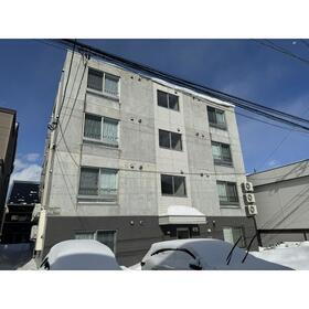 プラティーヌ月寒東 4階建