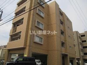 ライラックＩＩＩ 5階建