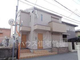 大阪府高槻市土室町 2階建