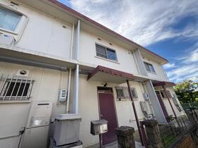 淀新町３５－８貸家