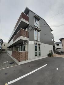 和歌山県和歌山市黒田 築4年10ヶ月 3階建