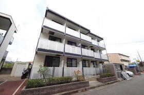 兵庫県尼崎市常光寺２ 3階建