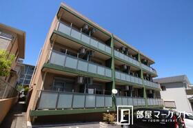 愛知県みよし市黒笹１ 3階建 築16年5ヶ月
