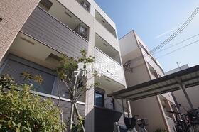 大阪府堺市北区中百舌鳥町４ 3階建