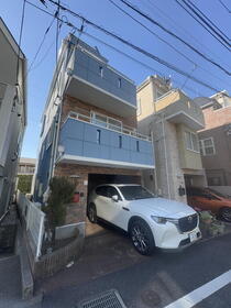 東京都世田谷区成城８ 3階建 築23年6ヶ月
