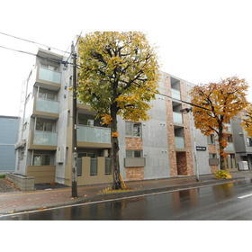 北海道札幌市豊平区豊平八条８ 4階建 築5年8ヶ月