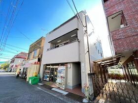 コーポヤワタヤ 3階建