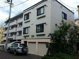 北海道札幌市中央区南十三条西６ 3階建