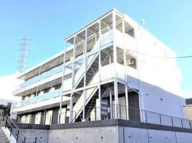 神奈川県横浜市青葉区新石川４ 3階建 築6年7ヶ月